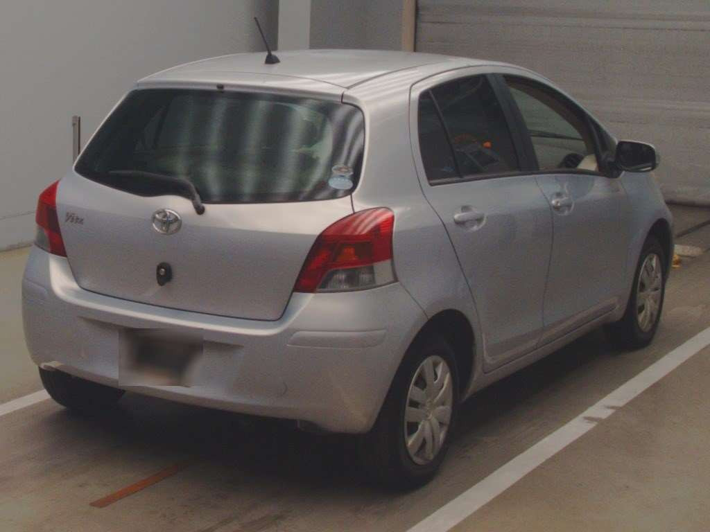 2010 Toyota Vitz SCP90[1]