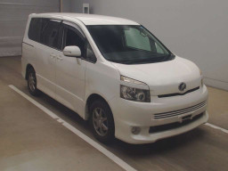 2007 Toyota Voxy