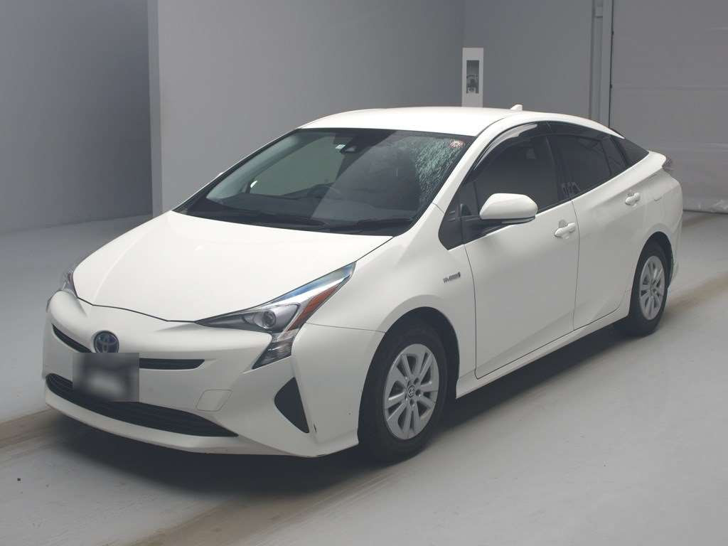 2017 Toyota Prius ZVW50[0]