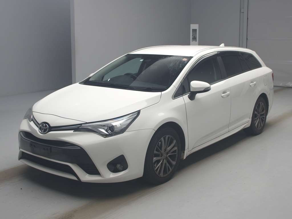 2017 Toyota Avensis Wagon ZRT272W[0]