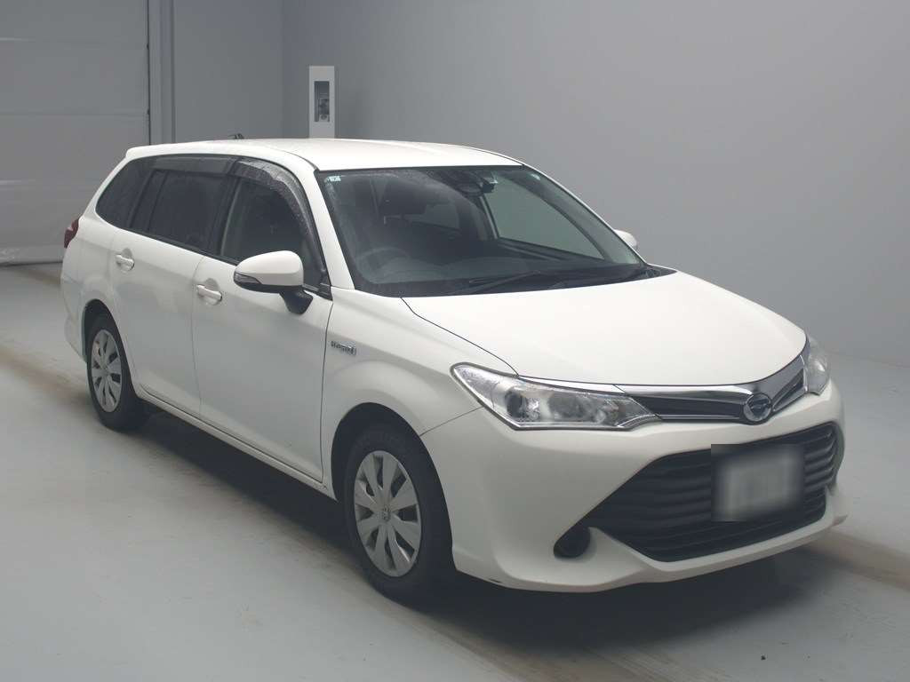 2017 Toyota Corolla Fielder NKE165G[2]