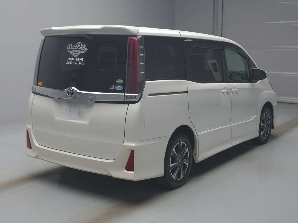 2018 Toyota Noah ZRR80W[1]