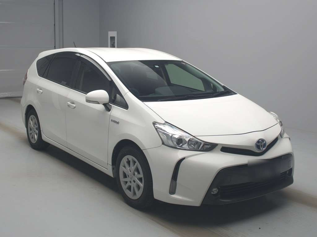 2017 Toyota Prius alpha ZVW41W[2]