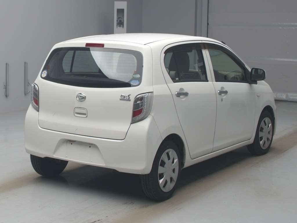 2015 Daihatsu Mira es LA300S[1]