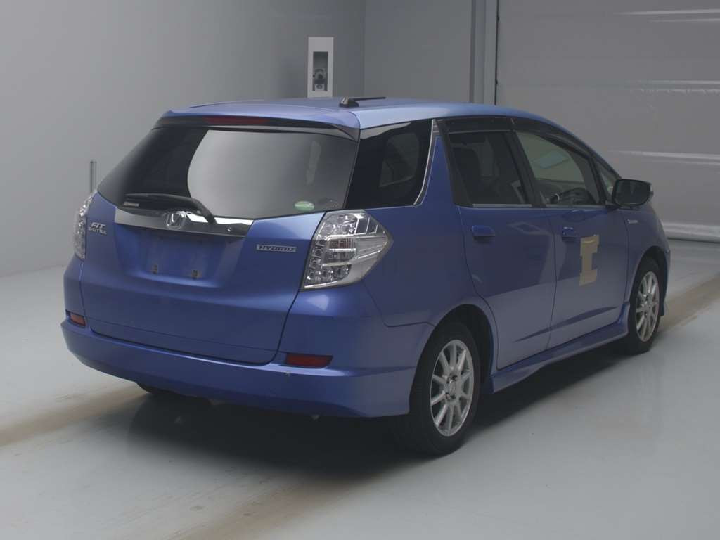 2012 Honda Fit Shuttle Hybrid GP2[1]