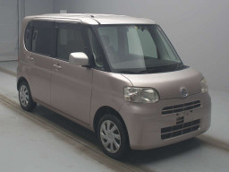 2011 Daihatsu Tanto