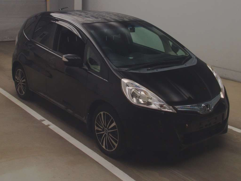 2010 Honda Fit Hybrid GP1[2]