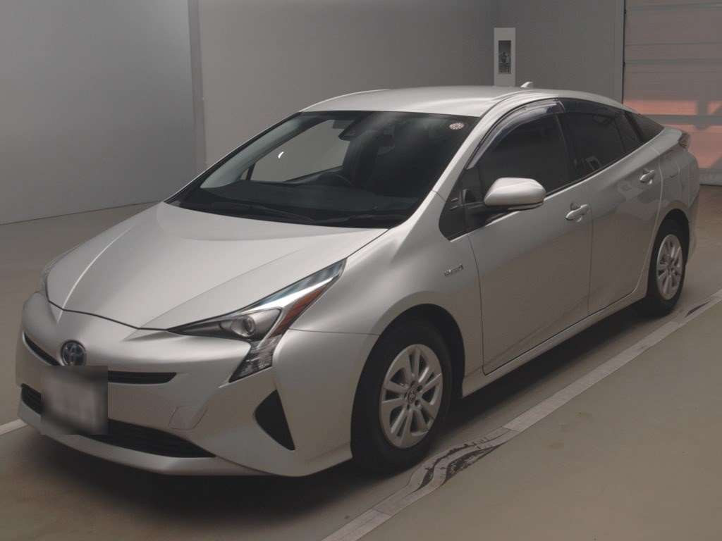 2018 Toyota Prius ZVW50[0]