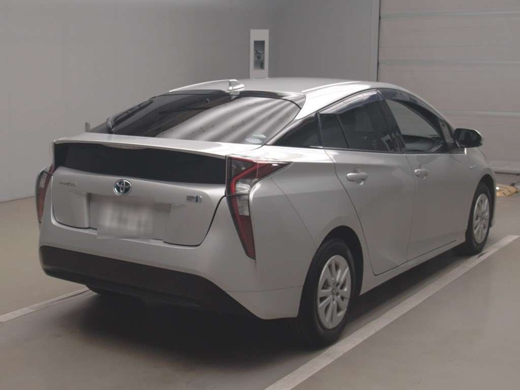 2018 Toyota Prius ZVW50[1]