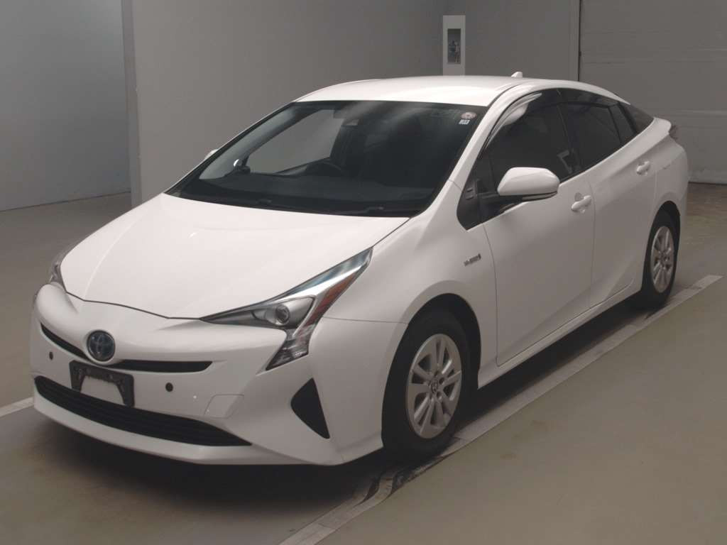 2017 Toyota Prius ZVW50[0]