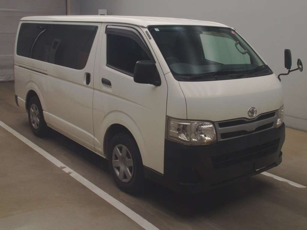 2010 Toyota Hiace Van TRH200V[2]