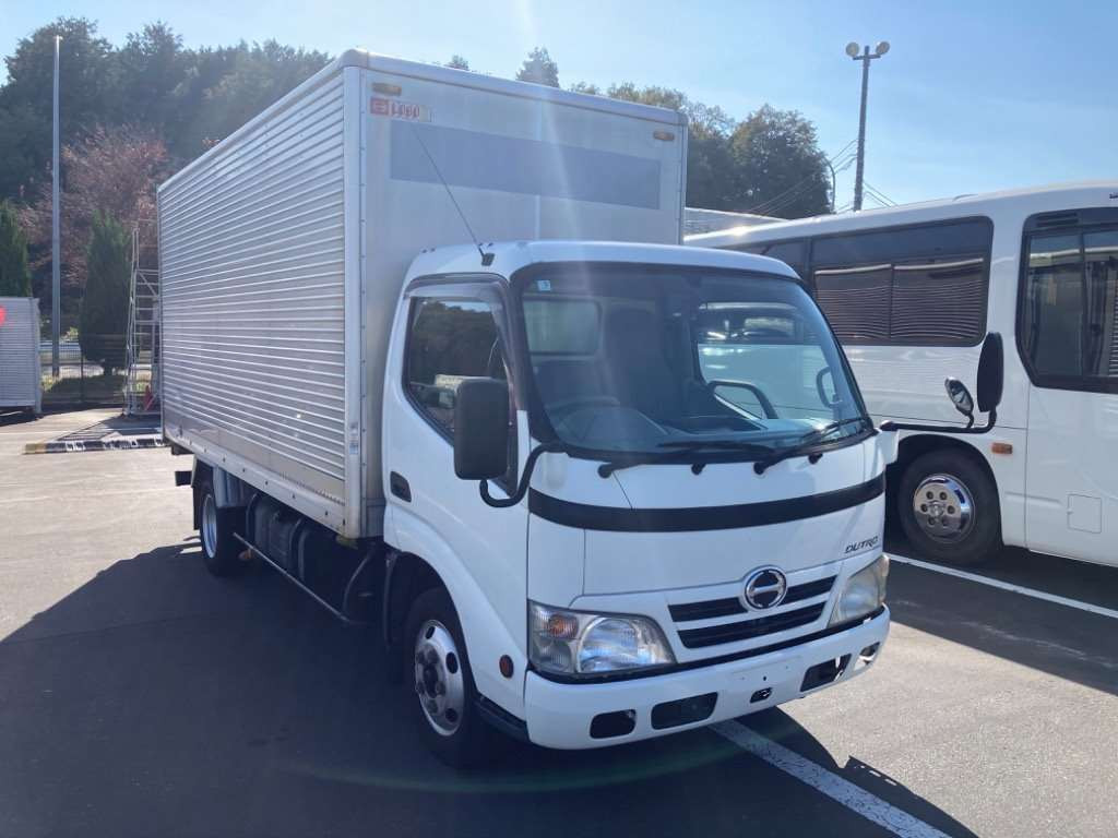 2008 Hino DUTRO XZU548M[2]