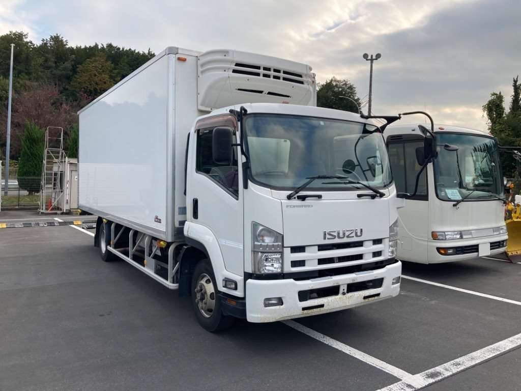 2014 Isuzu Forward FRR90S2[2]