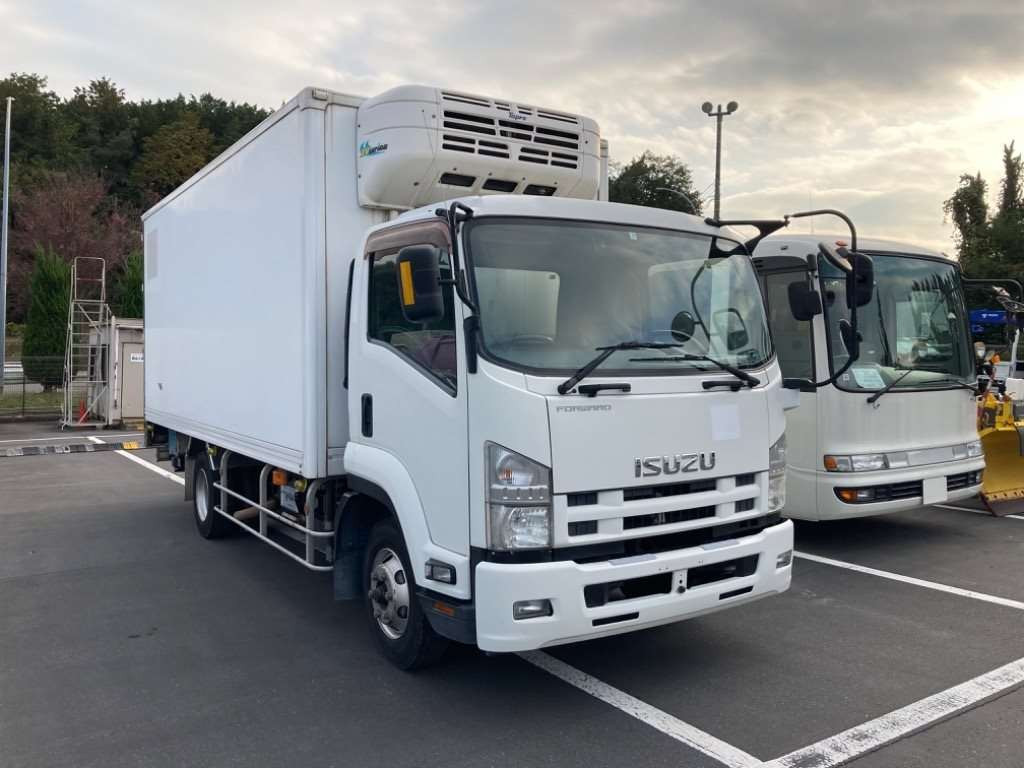 2013 Isuzu Forward FRR90S1[2]