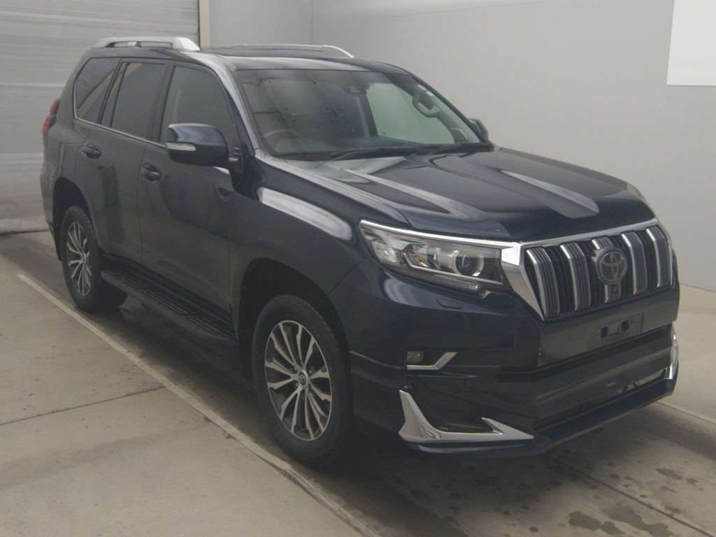 2017 Toyota Land Cruiser Prado GDJ150W[2]