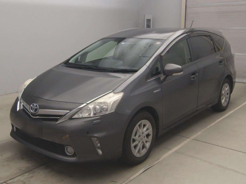 2011 Toyota Prius alpha ZVW41W[0]