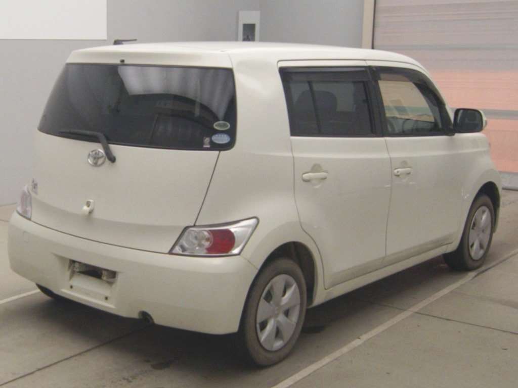 2010 Toyota bB QNC20[1]