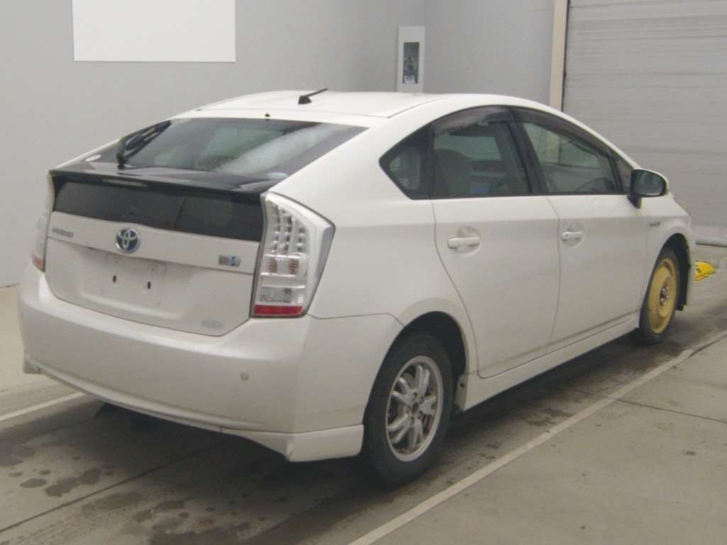 2010 Toyota Prius ZVW30[1]