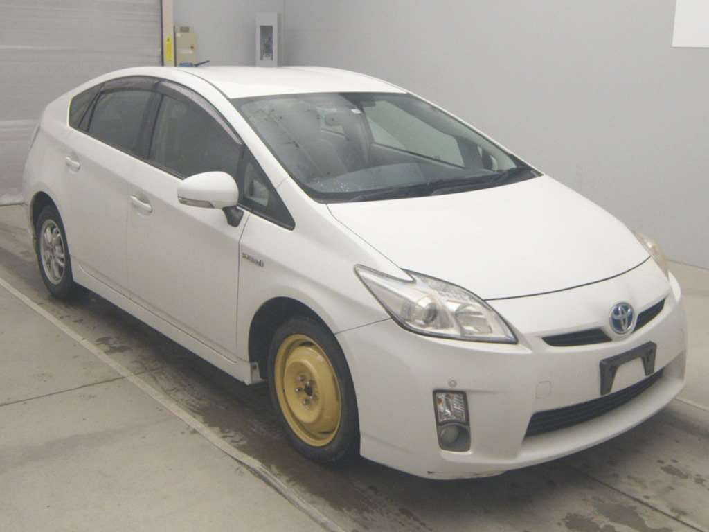 2010 Toyota Prius ZVW30[2]