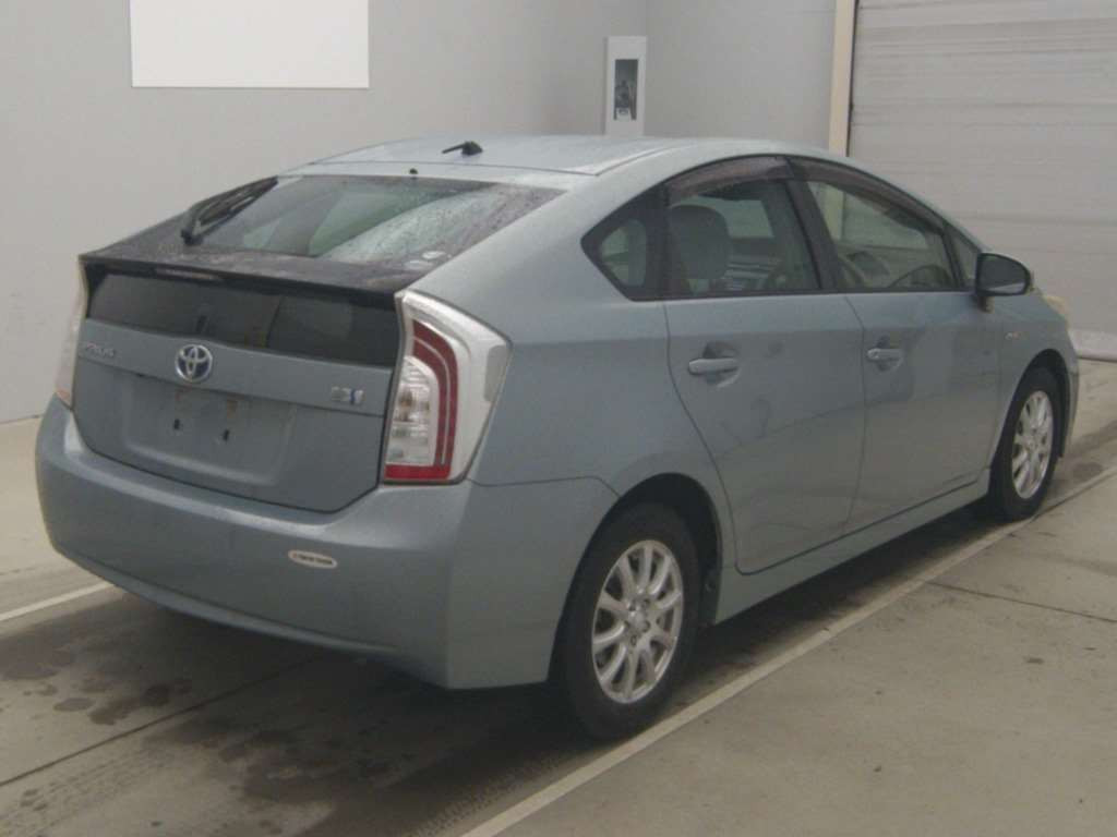 2012 Toyota Prius ZVW30[1]