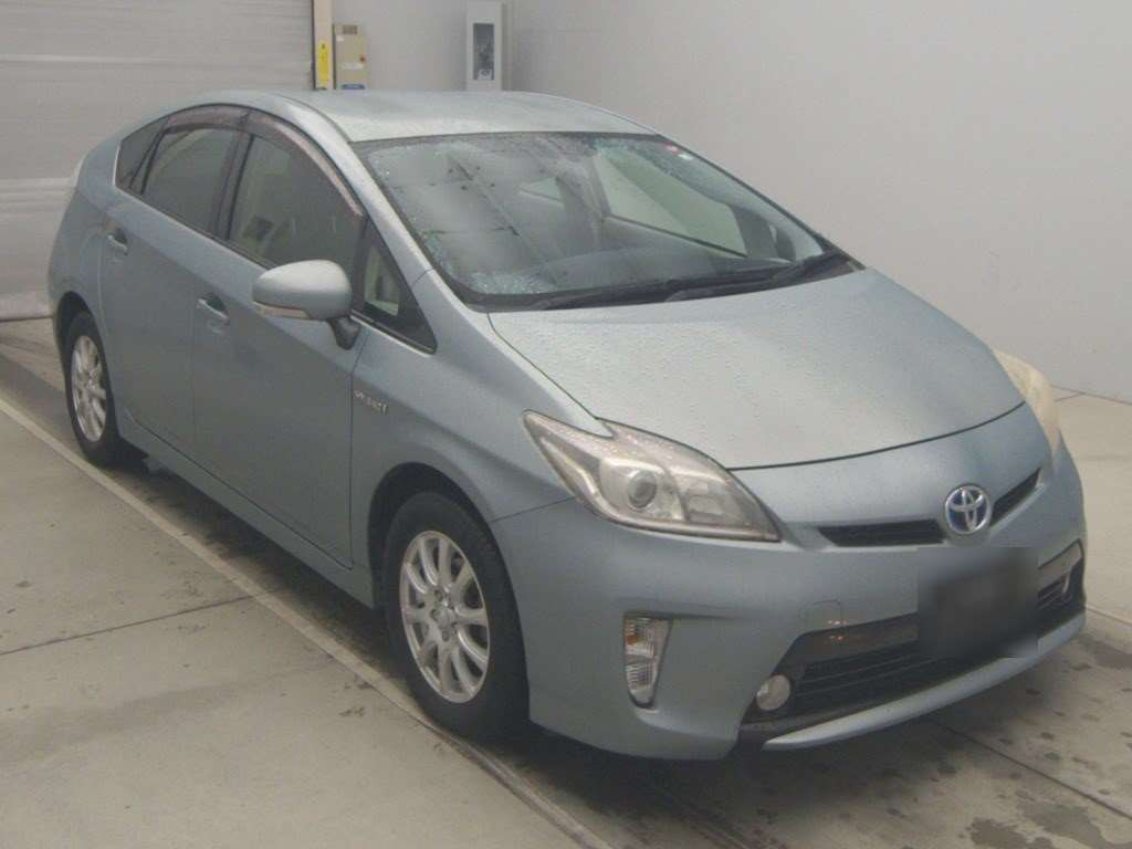 2012 Toyota Prius ZVW30[2]