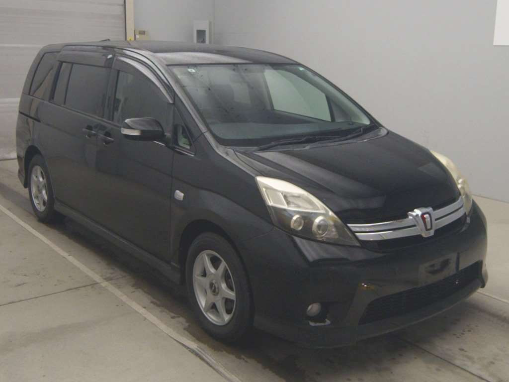 2011 Toyota Isis ZGM10W[2]