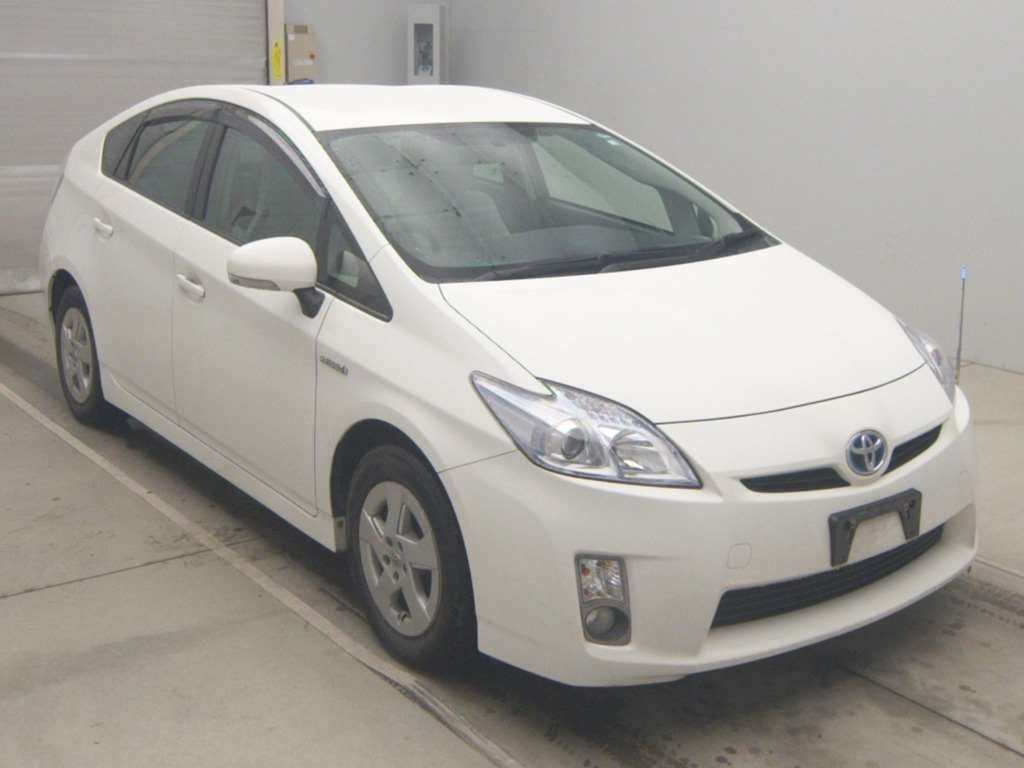 2010 Toyota Prius ZVW30[2]