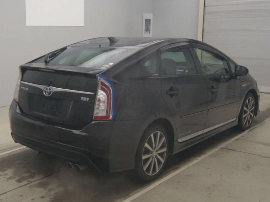 2013 Toyota Prius ZVW30[1]