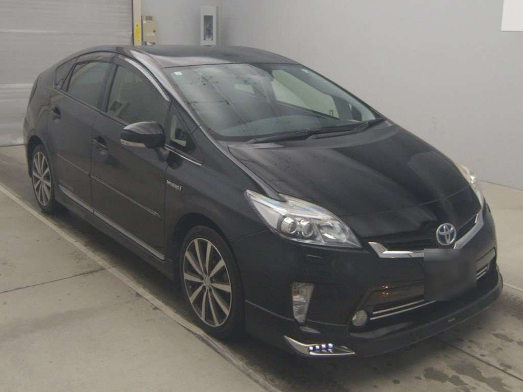 2013 Toyota Prius ZVW30[2]