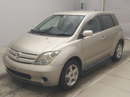 2003 Toyota IST