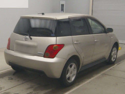 2003 Toyota IST