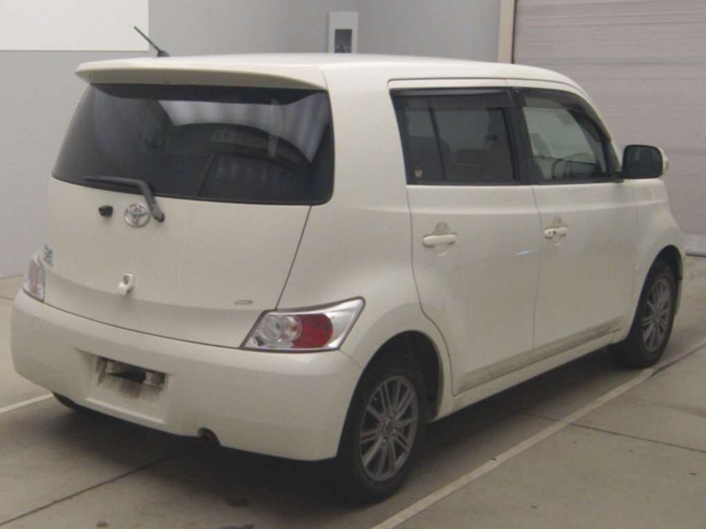 2010 Toyota bB QNC25[1]