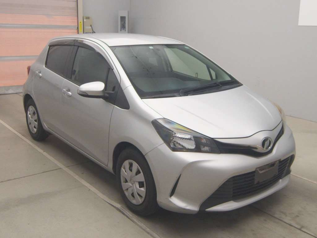 2014 Toyota Vitz NSP130[2]