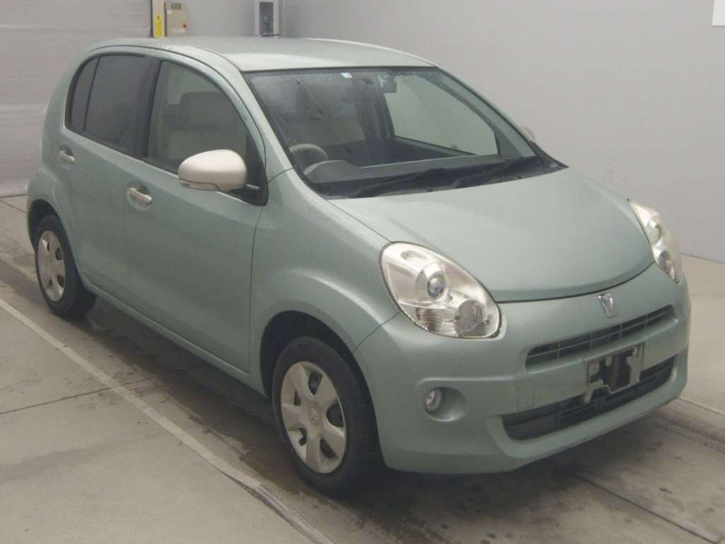 2012 Toyota Passo KGC30[2]