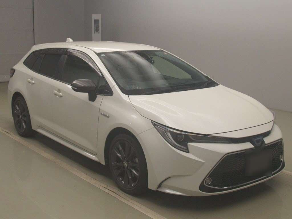 2020 Toyota Corolla Touring Wagon ZWE211W[2]