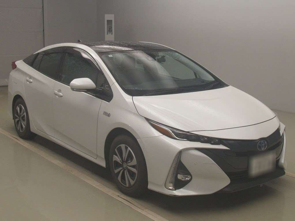 2021 Toyota Prius PHV ZVW52[2]