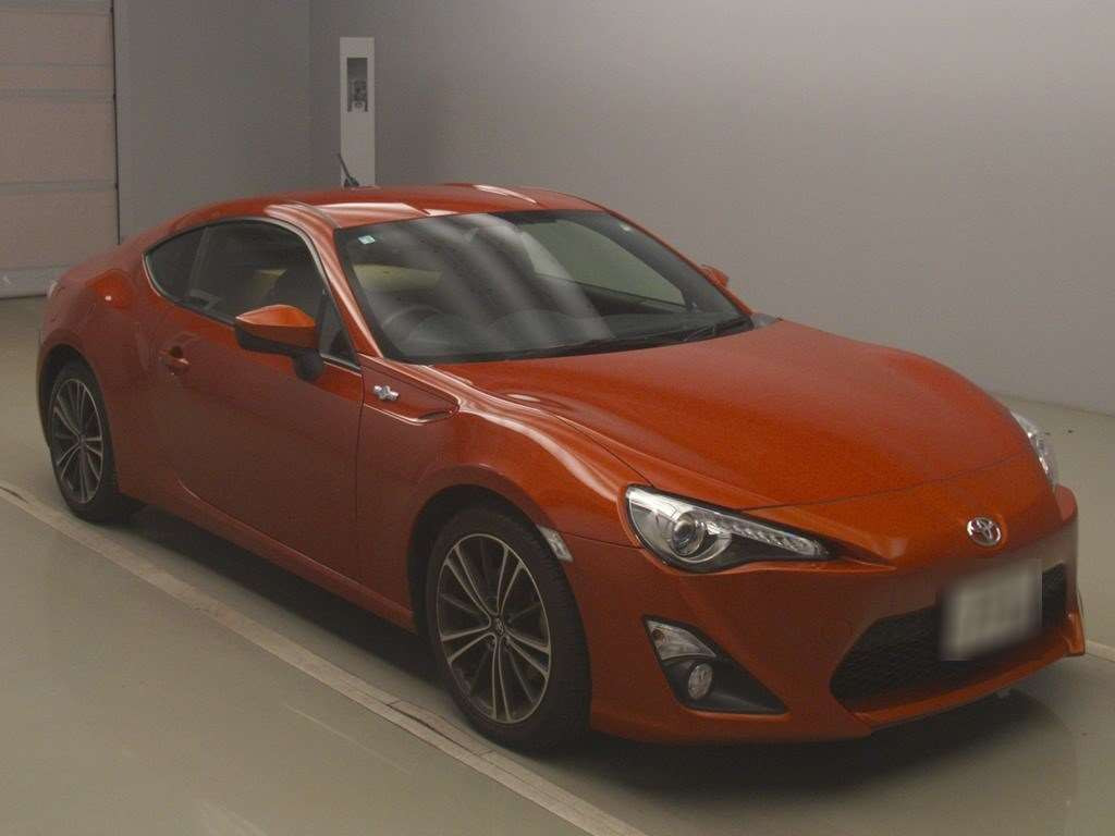 2012 Toyota 86 ZN6[2]