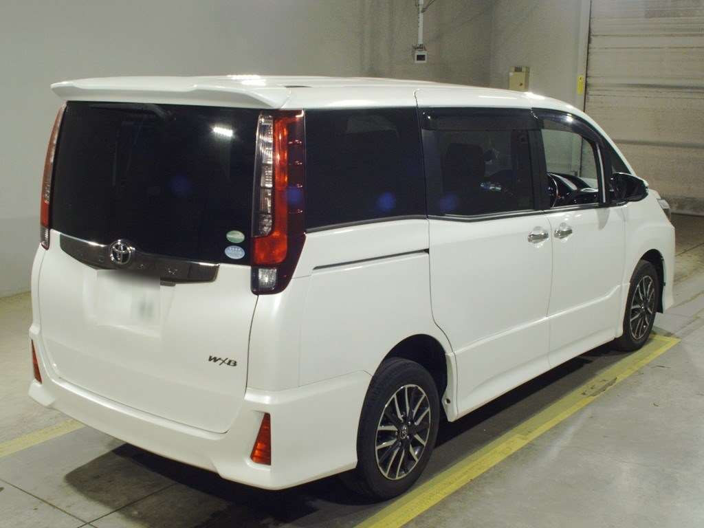 2016 Toyota Noah ZRR85W[1]