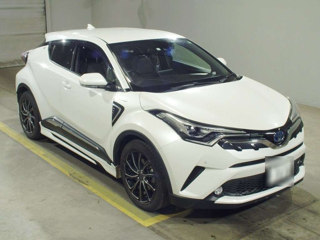 2017 Toyota C-HR ZYX10[2]