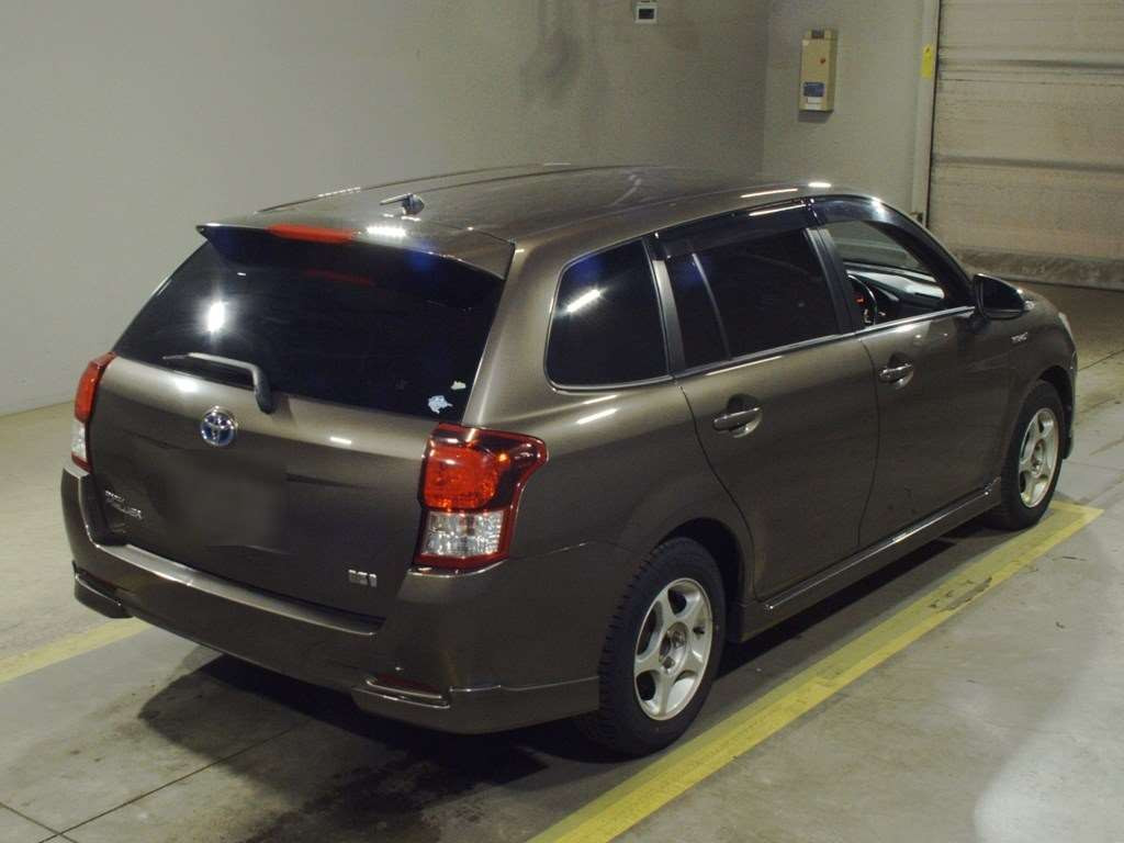 2013 Toyota Corolla Fielder NKE165G[1]