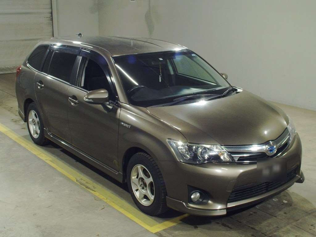 2013 Toyota Corolla Fielder NKE165G[2]