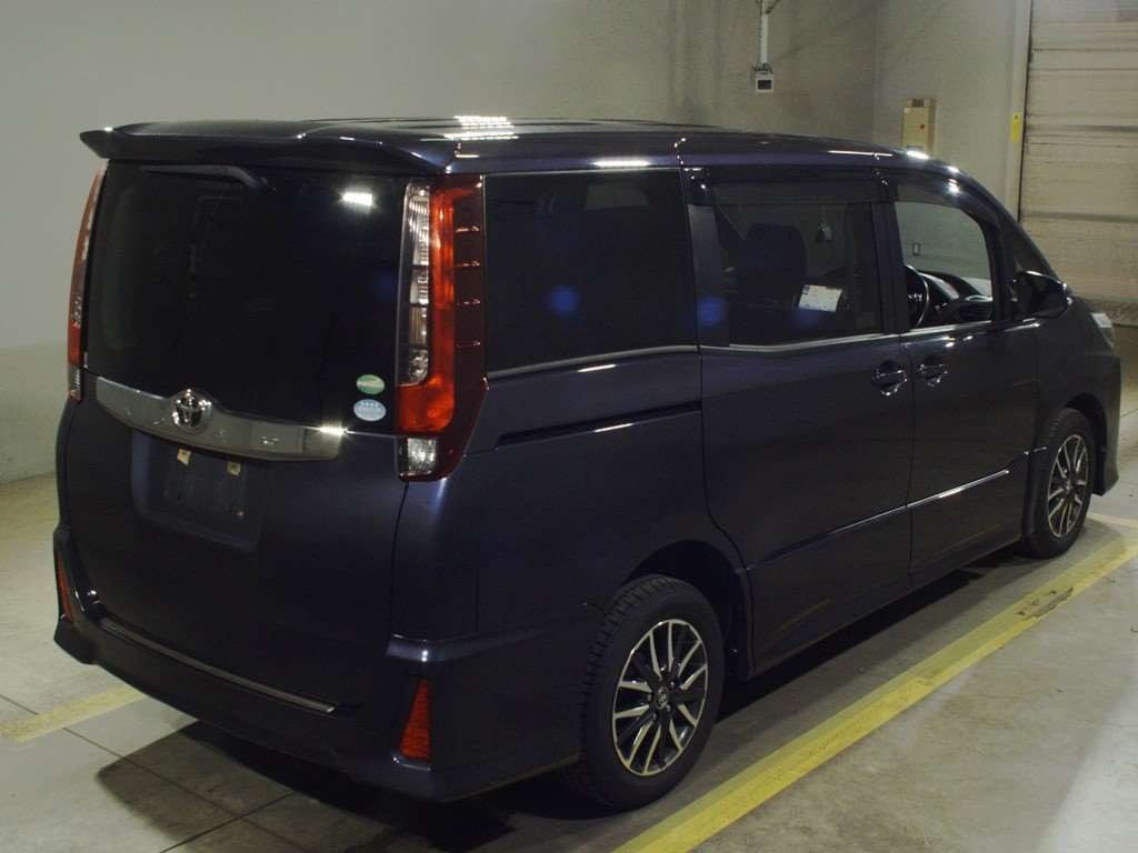 2015 Toyota Noah ZRR85W[1]