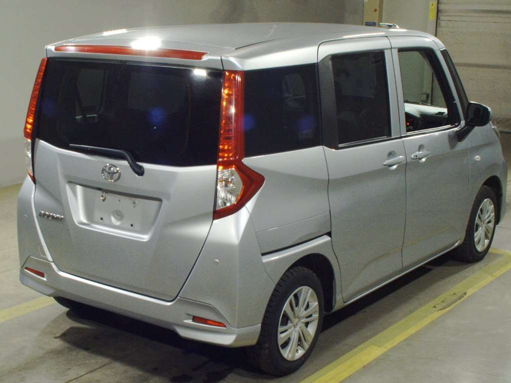 2022 Toyota Roomy M910A[1]