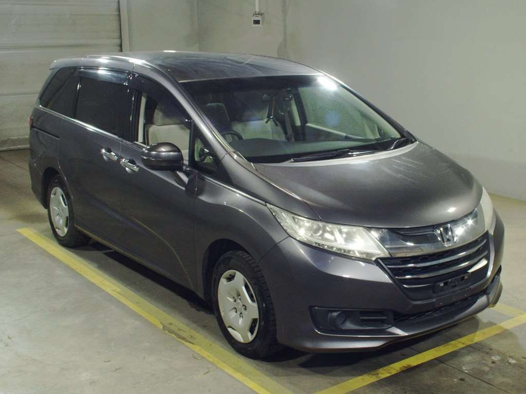 2014 Honda Odyssey RC2[2]