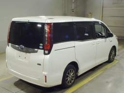 2014 Toyota Noah