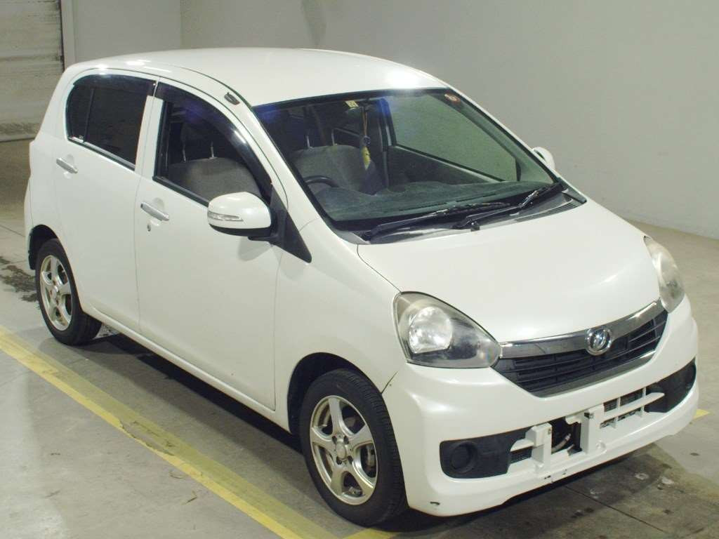 2014 Daihatsu Mira es LA310S[2]