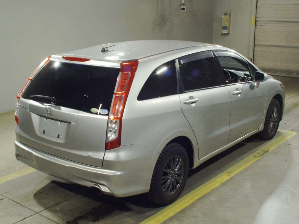 2010 Honda Stream RN7[1]