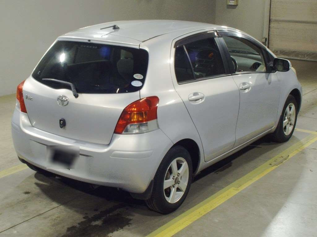 2009 Toyota Vitz SCP90[1]