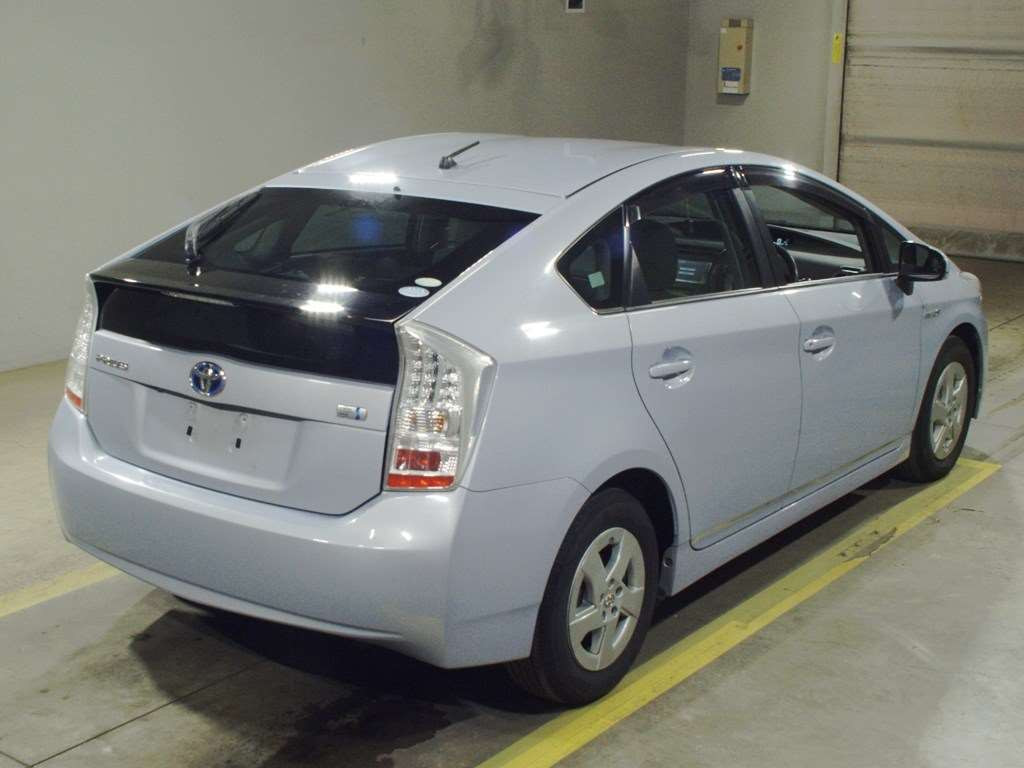 2010 Toyota Prius ZVW30[1]