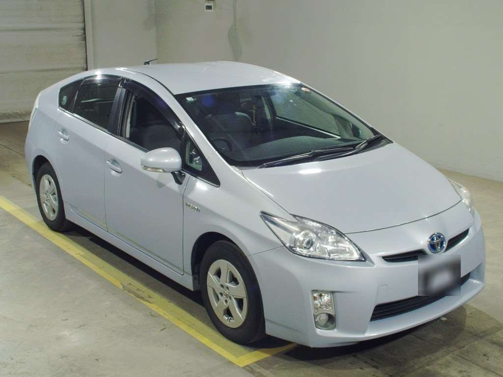 2010 Toyota Prius ZVW30[2]